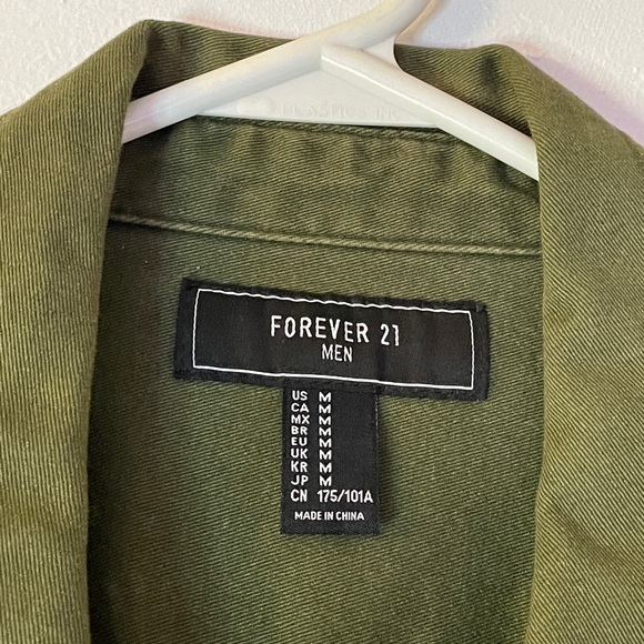 GreenH&m denim jacket ripped - Picture 3 of 3